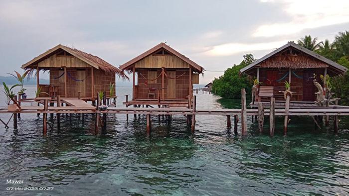 Mawar Homestay Besir Exterior foto
